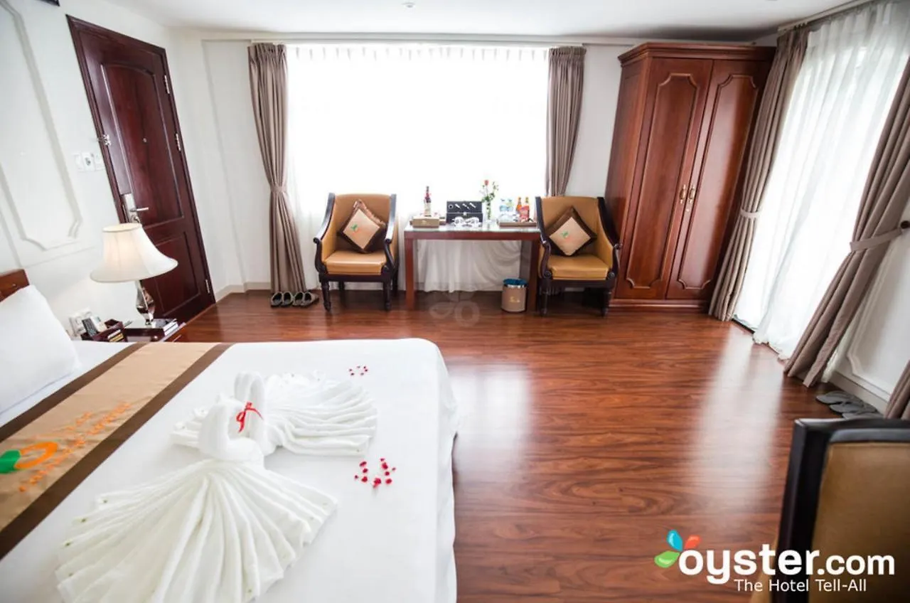 Orange Hotel Da Nang 3*,
